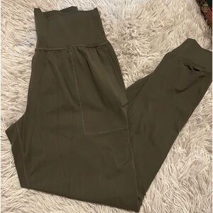 Athleta salutation joggers olive green